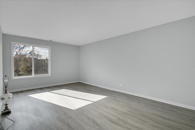 245 S Park Lane 321, Palatine, IL 60074