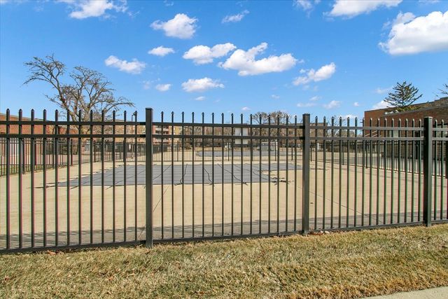 245 S Park Lane 321, Palatine, IL 60074