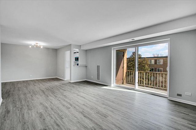 245 S Park Lane 321, Palatine, IL 60074