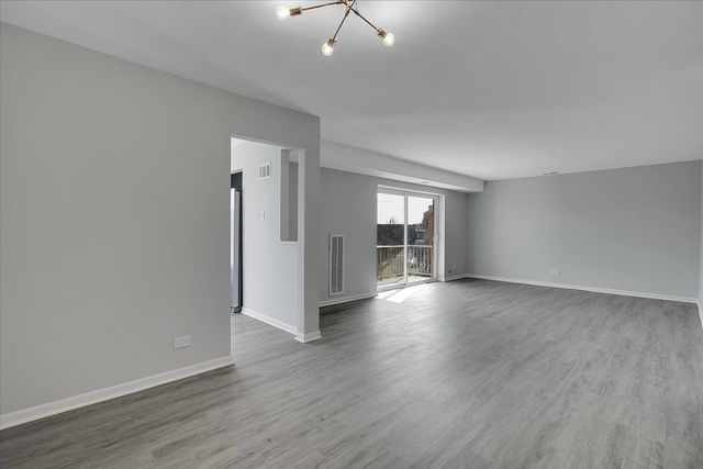 245 S Park Lane 321, Palatine, IL 60074