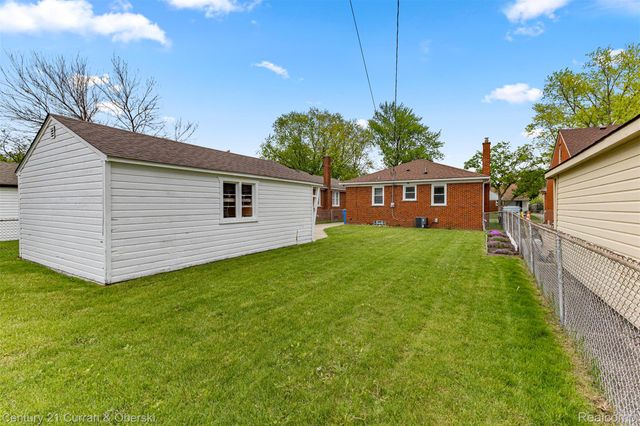 8483 Riverdale Street, Dearborn Heights, MI 48127