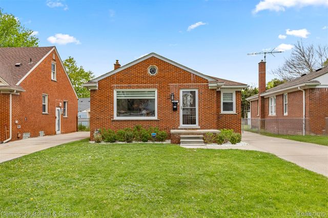8483 Riverdale Street, Dearborn Heights, MI 48127