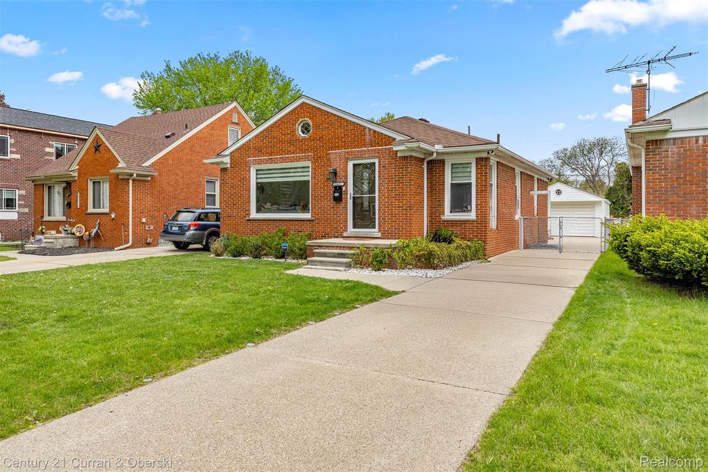 8483 Riverdale Street, Dearborn Heights, MI 48127
