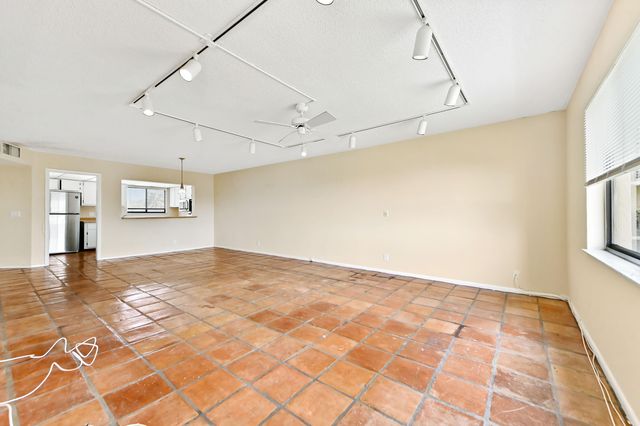 2820 Tennis Club Drive 401, West Palm Beach, FL 33417