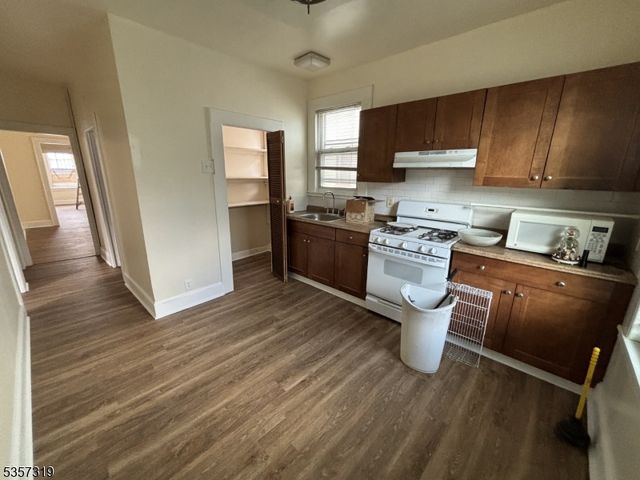 262 Schley St, Newark City, NJ 07112