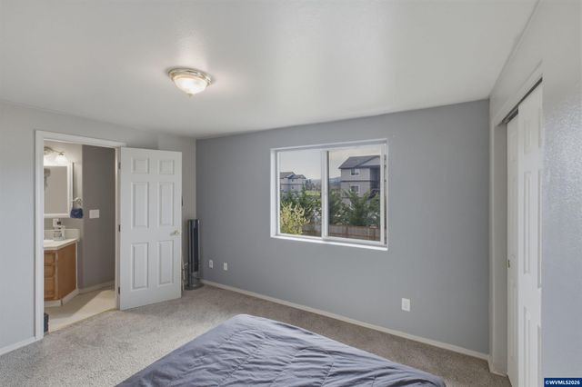 1298 Kees St, Lebanon, OR 97355