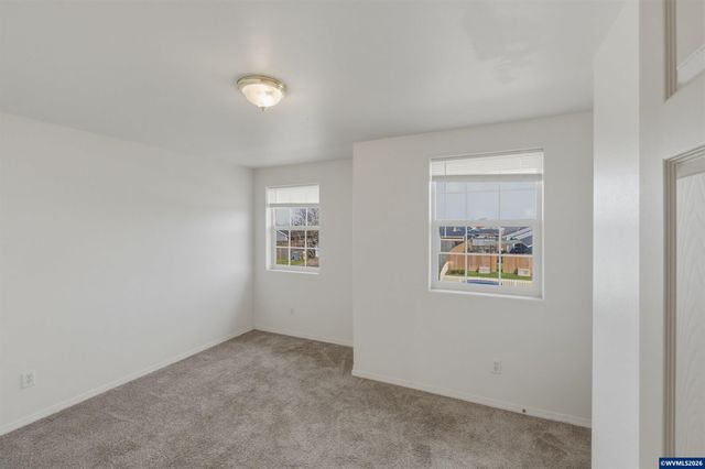 1298 Kees St, Lebanon, OR 97355