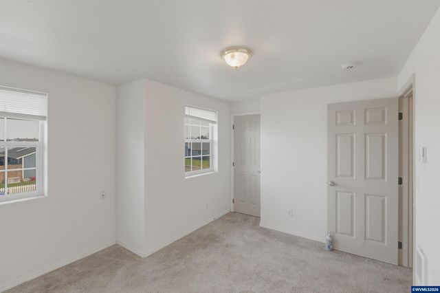 1298 Kees St, Lebanon, OR 97355