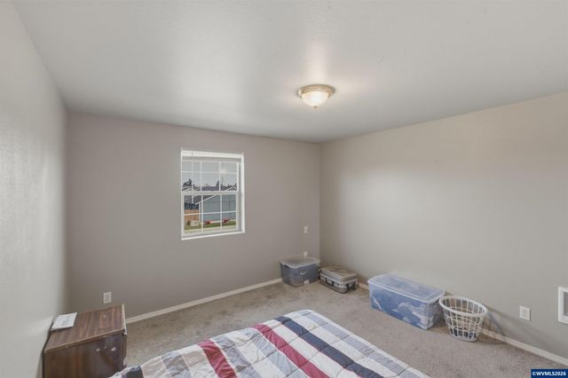 1298 Kees St, Lebanon, OR 97355