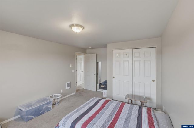 1298 Kees St, Lebanon, OR 97355