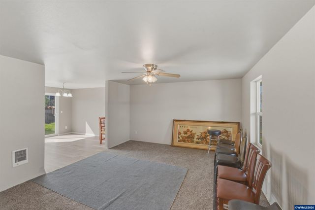 1298 Kees St, Lebanon, OR 97355