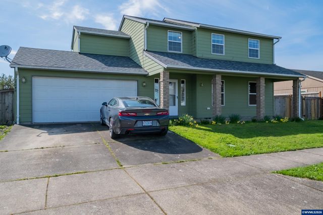 1298 Kees St, Lebanon, OR 97355