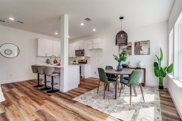 2621 Hillside Drive, Granbury, TX 76048