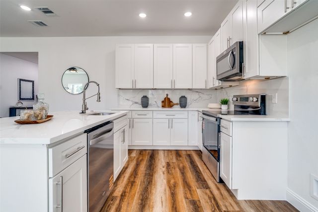 2621 Hillside Drive, Granbury, TX 76048