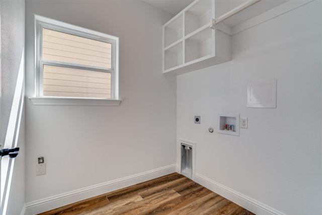 2621 Hillside Drive, Granbury, TX 76048