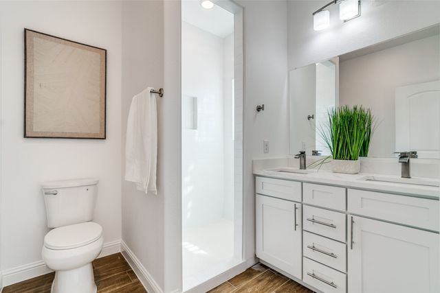 2621 Hillside Drive, Granbury, TX 76048