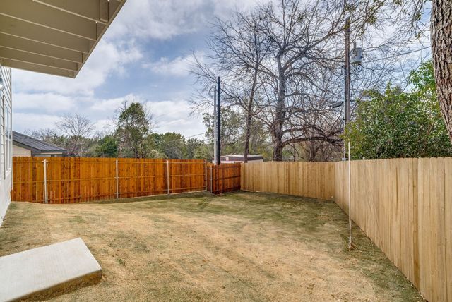 2621 Hillside Drive, Granbury, TX 76048