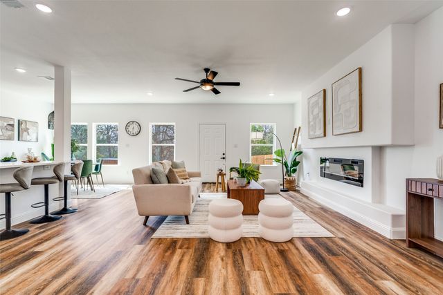 2621 Hillside Drive, Granbury, TX 76048