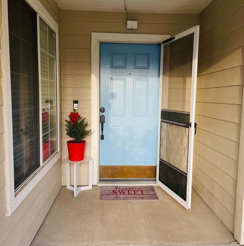 2873 Mitchell Avenue, Clovis, CA 93611