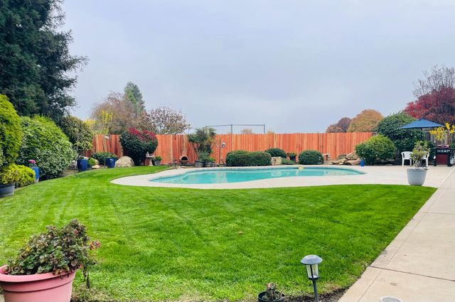 2873 Mitchell Avenue, Clovis, CA 93611