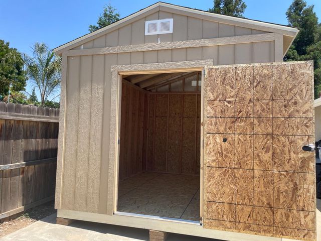 2873 Mitchell Avenue, Clovis, CA 93611