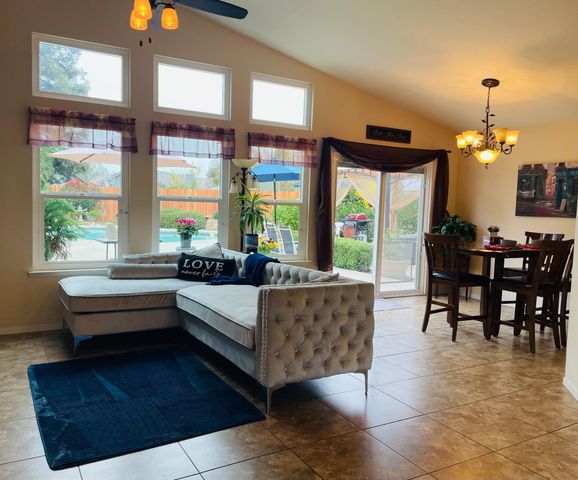 2873 Mitchell Avenue, Clovis, CA 93611