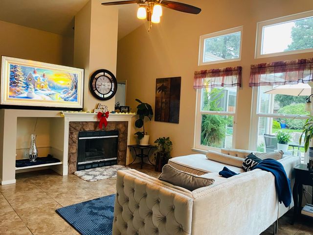 2873 Mitchell Avenue, Clovis, CA 93611