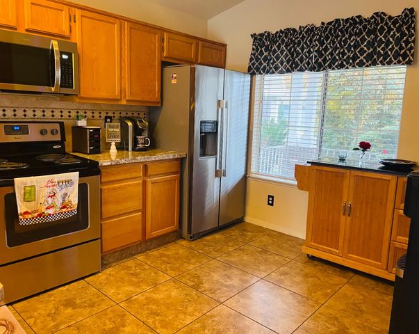 2873 Mitchell Avenue, Clovis, CA 93611