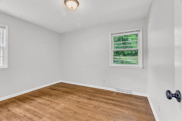 425 Maple Street, Liberty, MO 64068