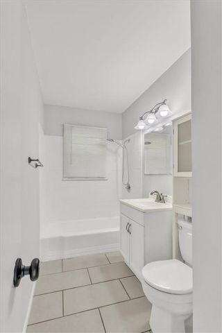 425 Maple Street, Liberty, MO 64068