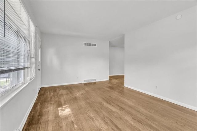 425 Maple Street, Liberty, MO 64068