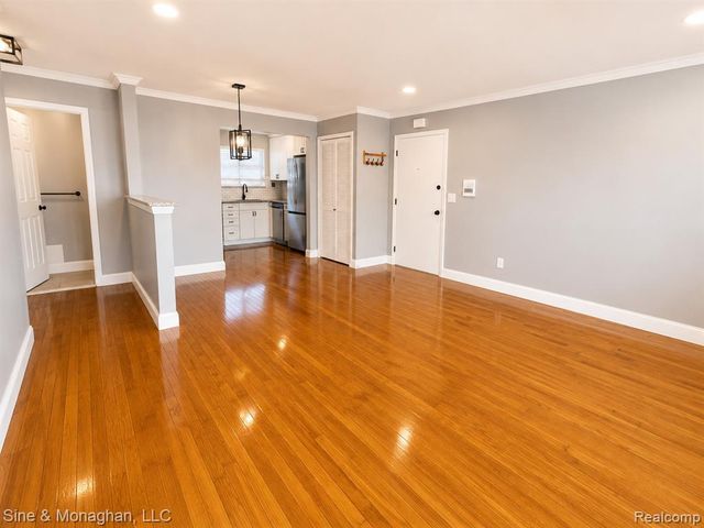 433 Miller Avenue 203, Rochester, MI 48307