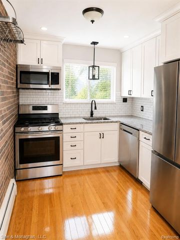 433 Miller Avenue 203, Rochester, MI 48307