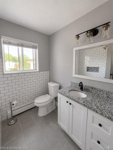 433 Miller Avenue 203, Rochester, MI 48307