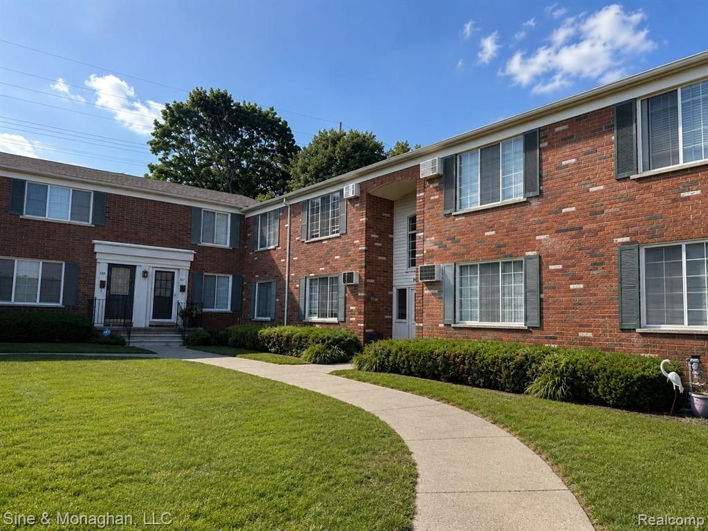 433 Miller Avenue 203, Rochester, MI 48307