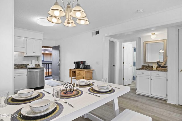 40 Folly Field Rd Apt C22, Hilton Head Island, SC 29928