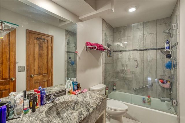 16025 Meadow Lane, Stilwell, KS 66085