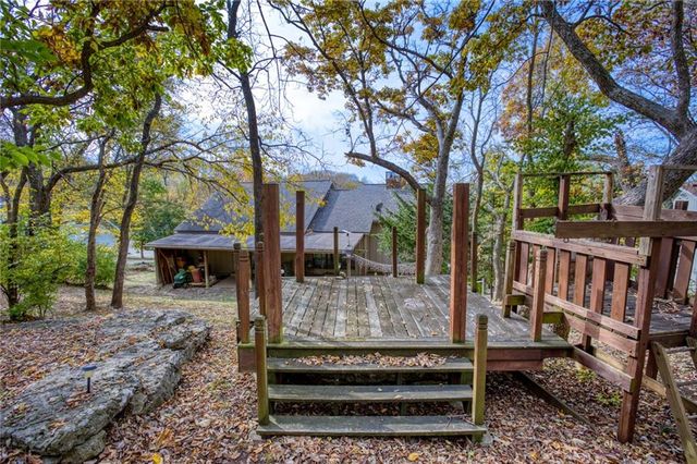 16025 Meadow Lane, Stilwell, KS 66085