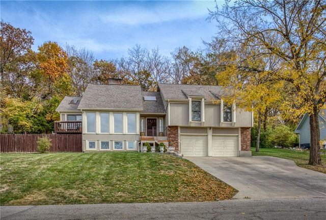 16025 Meadow Lane, Stilwell, KS 66085