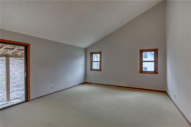 16025 Meadow Lane, Stilwell, KS 66085