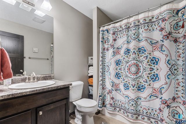 7400 E Corinth St Street, Sioux Falls, SD 57110