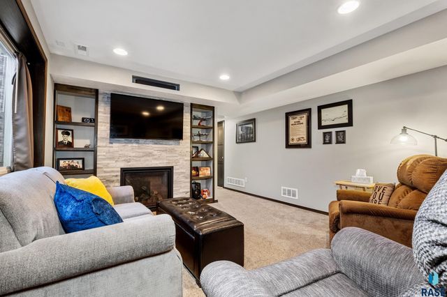 7400 E Corinth St Street, Sioux Falls, SD 57110