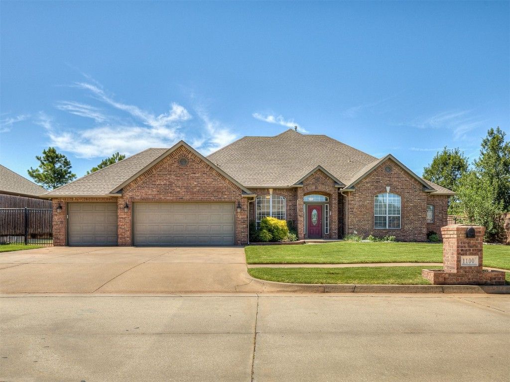 1100 Kingsway Avenue, Yukon, OK 73099