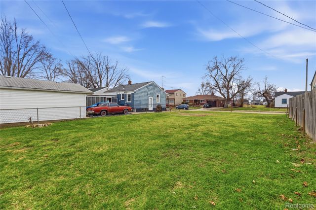 1738 Garfield Avenue, Lincoln Park, MI 48146