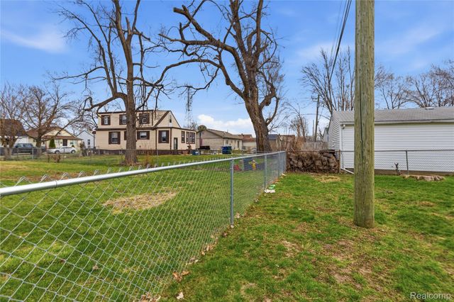1738 Garfield Avenue, Lincoln Park, MI 48146