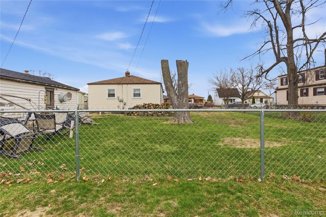 1738 Garfield Avenue, Lincoln Park, MI 48146