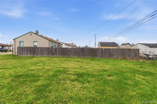 1738 Garfield Avenue, Lincoln Park, MI 48146