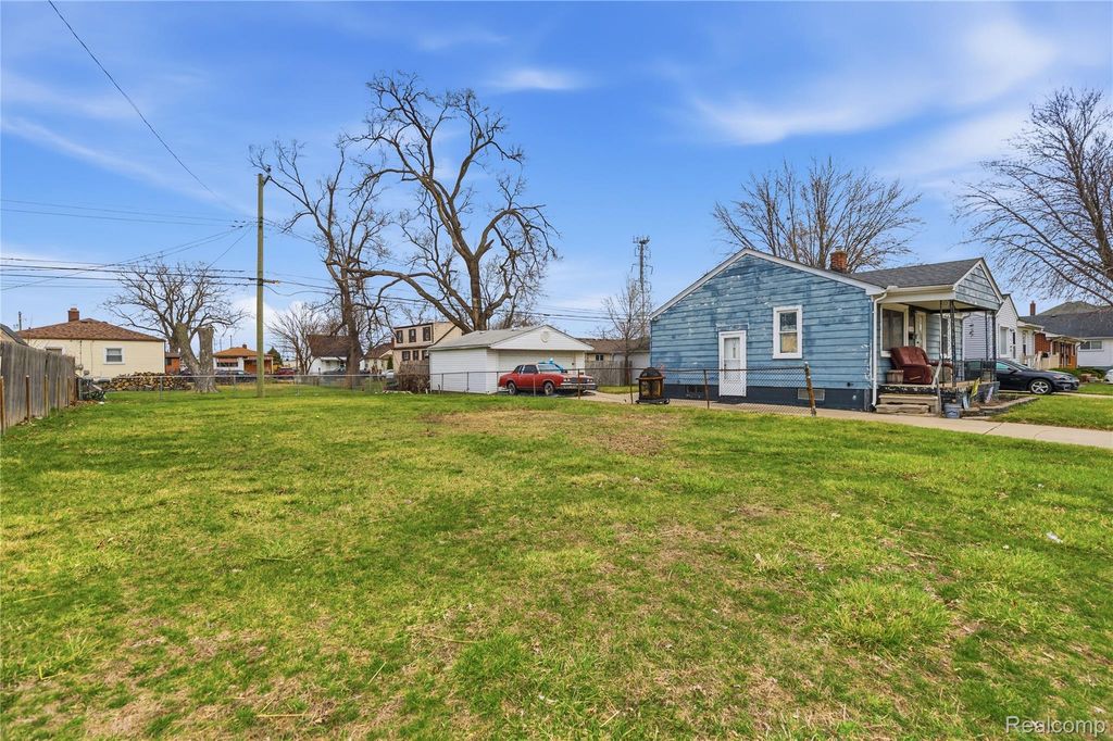 1738 Garfield Avenue, Lincoln Park, MI 48146