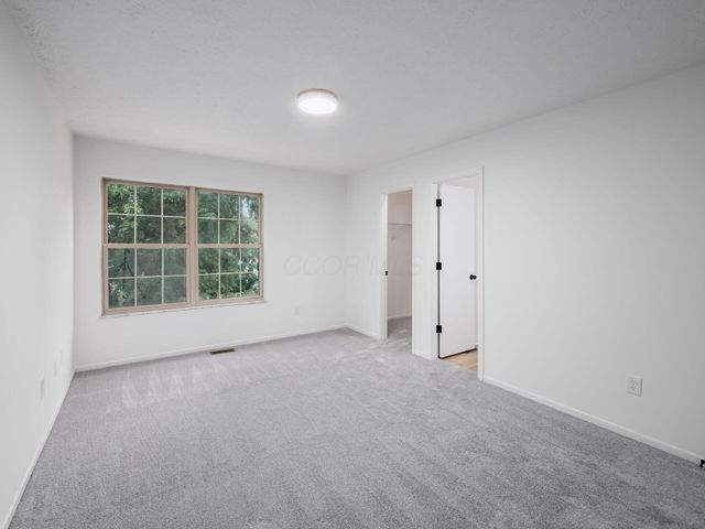 219 Pinoak Court, Delaware, OH 43015