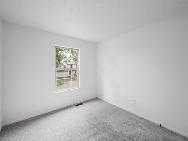 219 Pinoak Court, Delaware, OH 43015